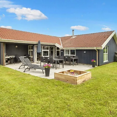 Dom wakacyjny Luxury Pool House Near - By Traum *