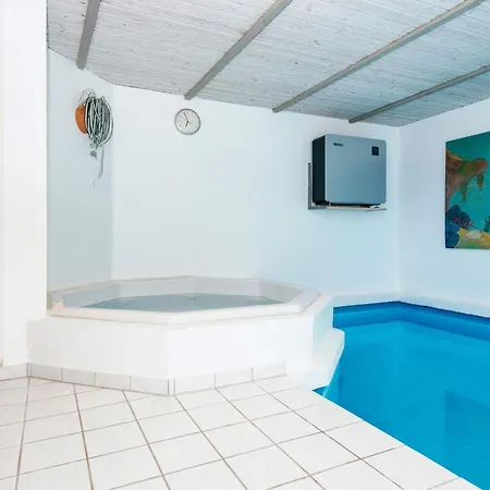 Nyaraló Luxury Pool House Near Nordborg